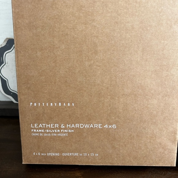 2 pottery barn LEATHER & HARDWARE 4×6 new frames. New in box - Picture 3 of 7